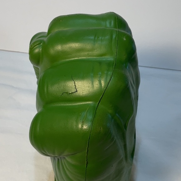 Hasbro Marvel Incredible Hulk wearable fist - Picture 3 of 5